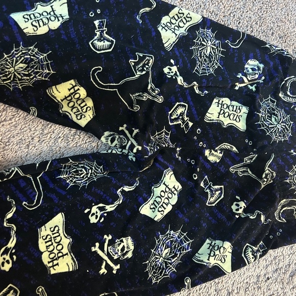Disney Hocus pocus pajama pants - Picture 2 of 5